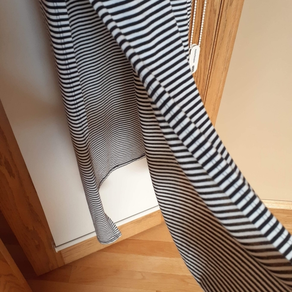 FOREVER 21 MAXI DRESS SIZE MEDIUM - Picture 2 of 4